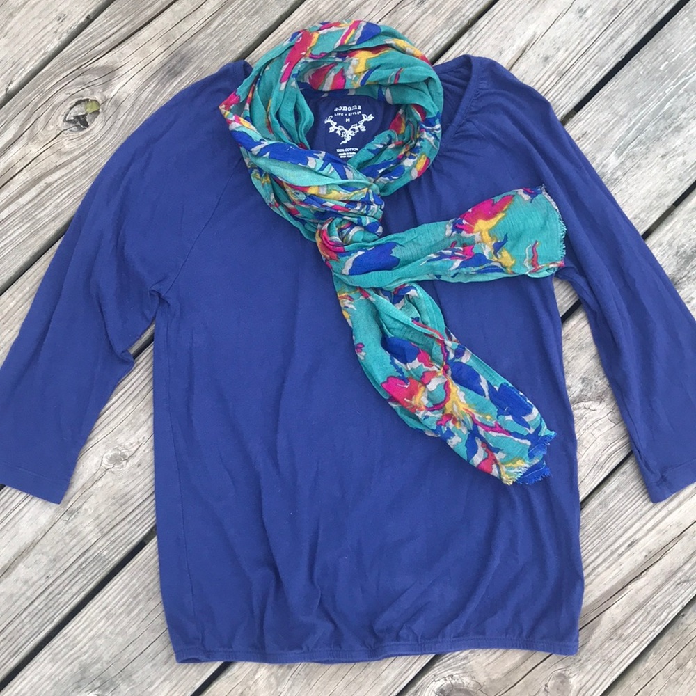 3/ $20 New 3/4 Sleeve Top with Matching Scarf- Med